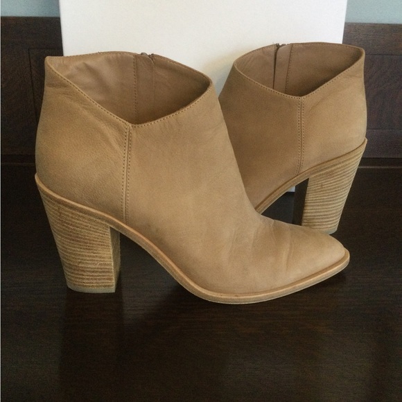 Vince Easton Nubuck Booties Sand 9M - Picture 2 of 6
